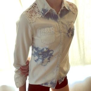 Long sleeve shirt with lace